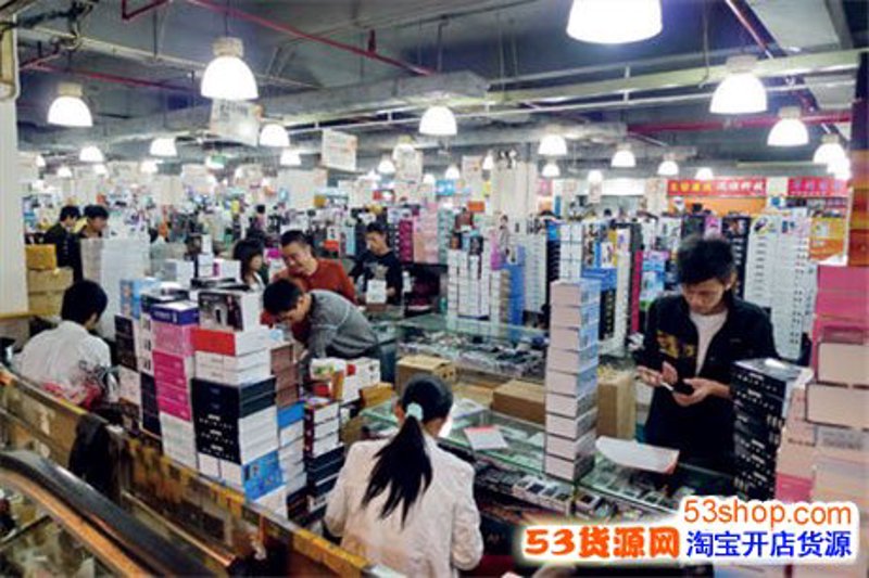 上海有狸猫吗?这个问题可能让不少小伙伴一头雾水,其实这里的“狸猫”并不是指家养的宠物狸猫,而是指一种小型哺乳动物——花面狸。
